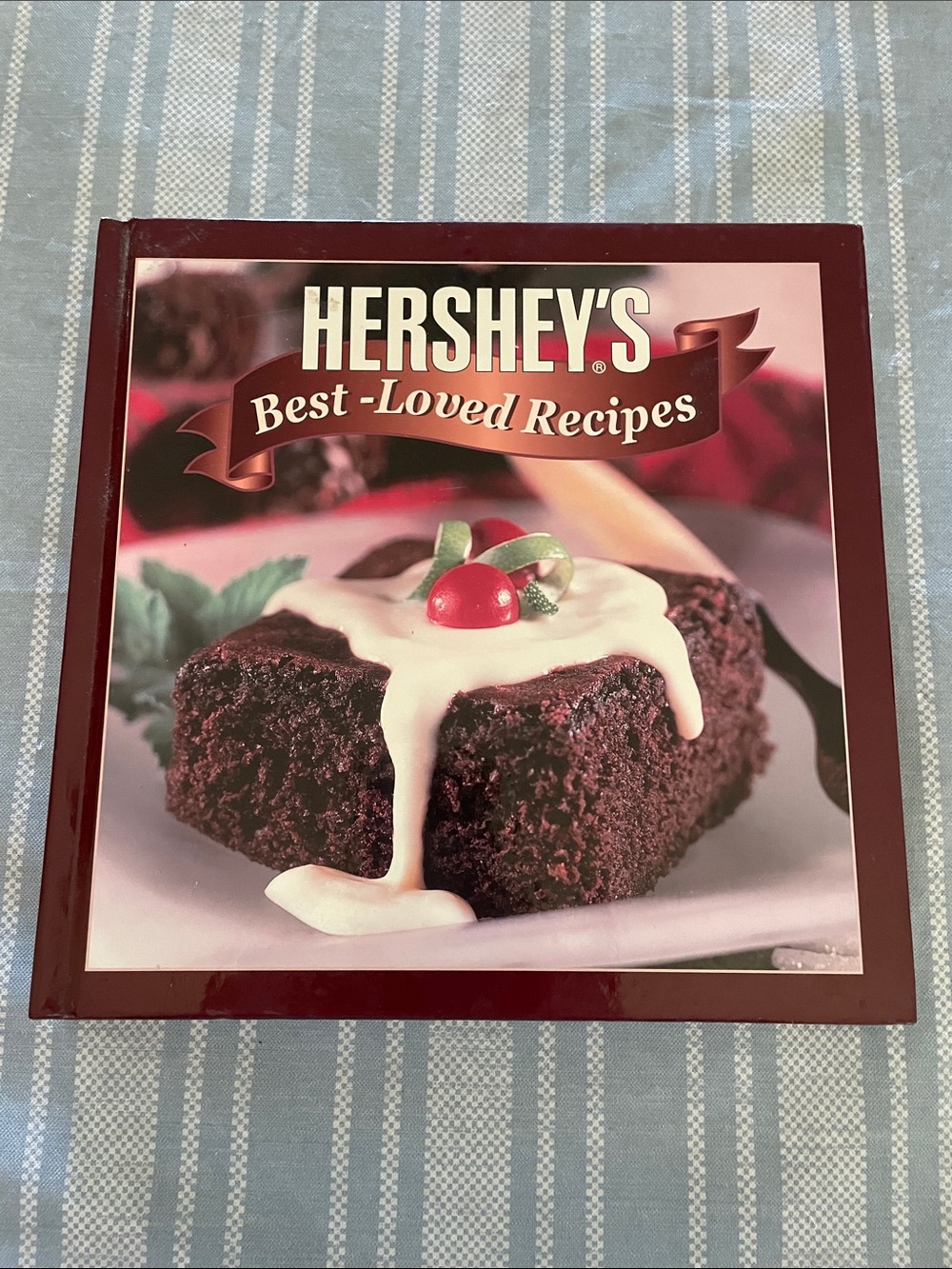 HERSHEY'S Best-Loved Recipes Cookbook - Brown & White Cover